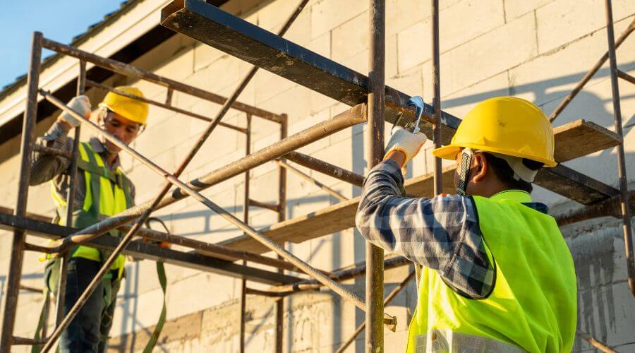 Professional gutter cleaning in Bumpus Mills, TN